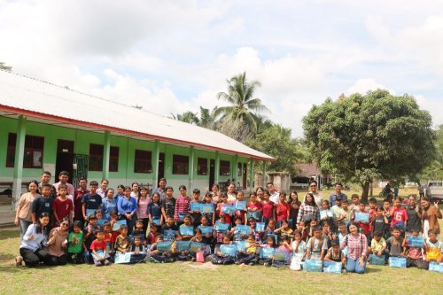 Aksi nyata 28 pemuda HKBP Distrik XXII Riau di Pulau Rupat.(foto: istimewa)